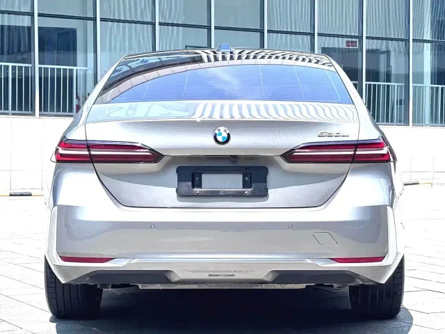 BMW 5 Series — Фото автомобиля 13