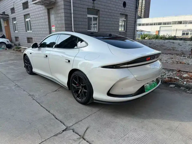 IM Motors L6 — Фото автомобиля 9