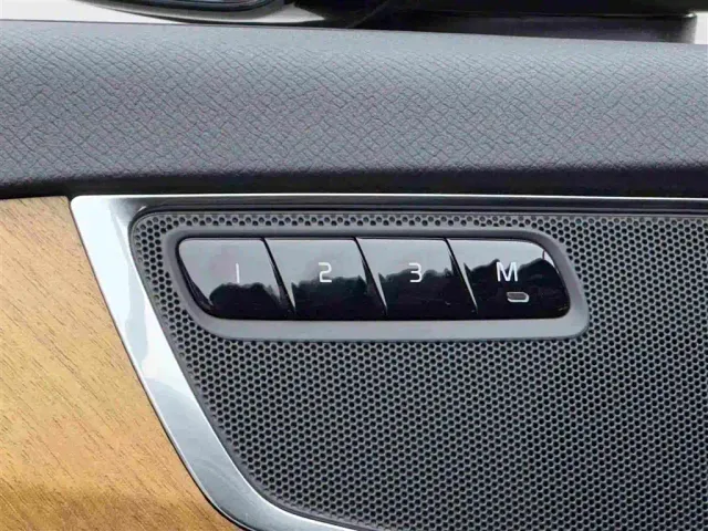 Volvo XC90 — Фото автомобиля 14