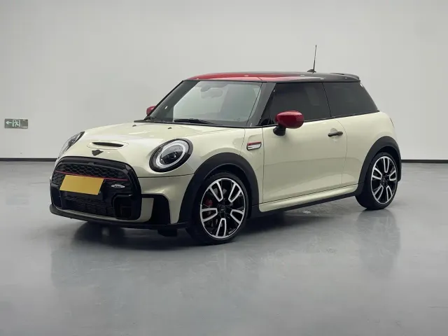 Фотография автомобиля — MINI John Cooper Works