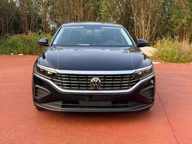 Volkswagen Passat — Фото автомобиля 2