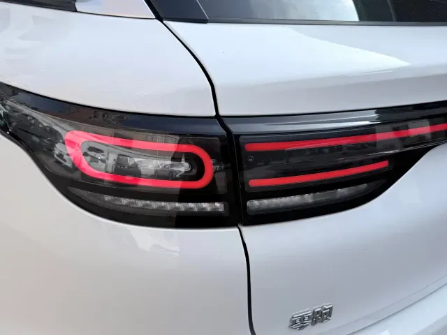 Leapmotor C11 — Фото автомобиля 20