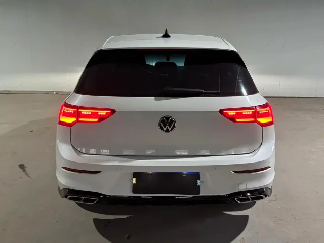 Volkswagen Golf — Фото автомобиля 4