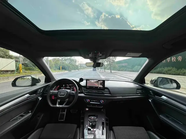 Audi Q5L Sportback — Фото автомобиля 5