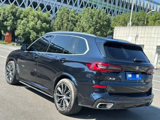 BMW X5 — Фото автомобиля 7