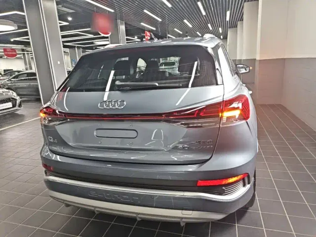 Audi Q4 e-tron — Фото автомобиля 5