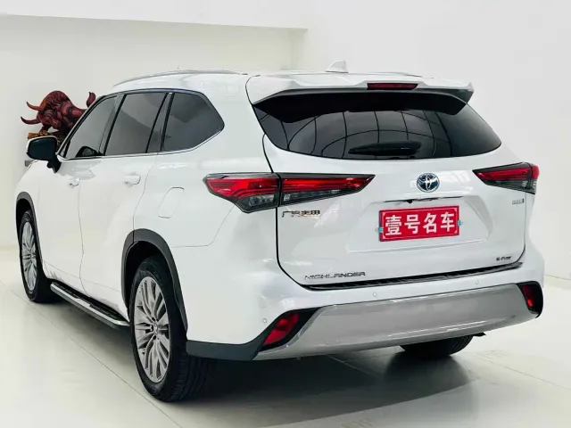Toyota Highlander — Фото автомобиля 6
