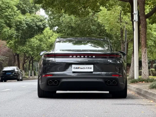 Porsche Panamera — Фото автомобиля 23