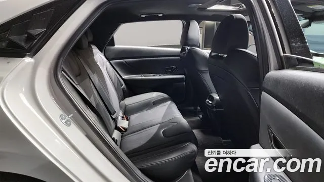 Hyundai AVANTE — Фото автомобиля 12