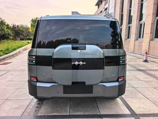 BYD FangChengBao Titanium 7 — Фото автомобиля 5