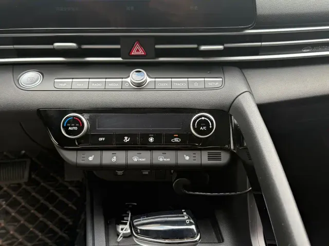 Hyundai Elantra — Фото автомобиля 21