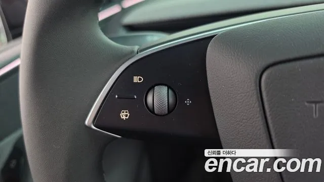 Tesla Model Y — Фото автомобиля 18
