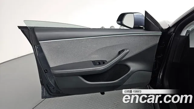 Tesla Model 3 — Фото автомобиля 13