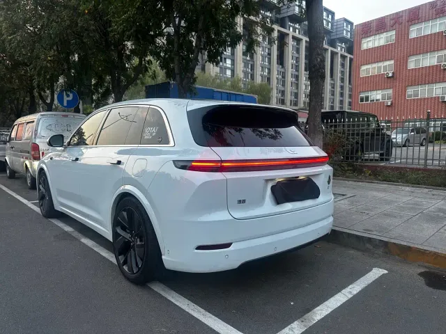 Li Auto L7 — Фото автомобиля 5