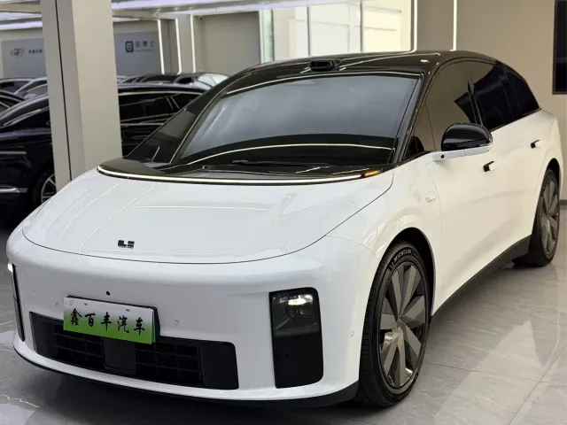 Фотография автомобиля — Li Auto i6