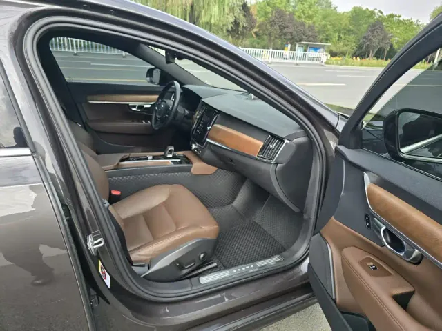 Volvo S90 — Фото автомобиля 9