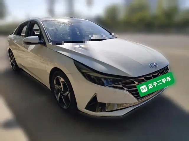 Hyundai Elantra — Фото автомобиля 23