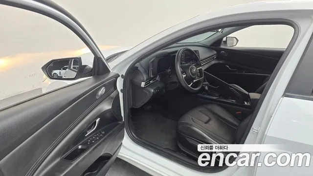 Hyundai Avante CN7 — Фото автомобиля 15