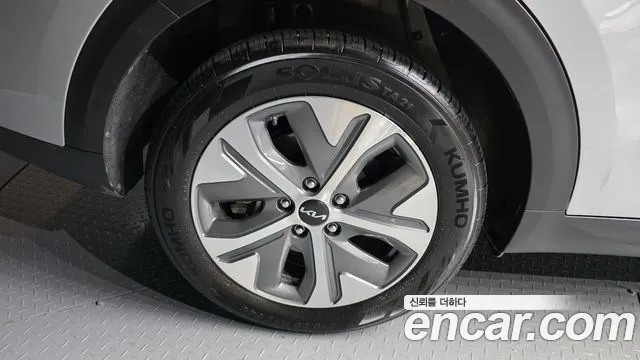 Kia Niro — Фото автомобиля 4
