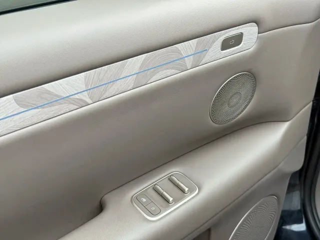 IM Motors LS6 — Фото автомобиля 13