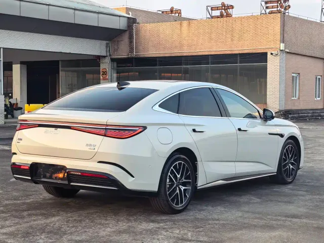 BYD Seal 07 DM-i — Фото автомобиля 7