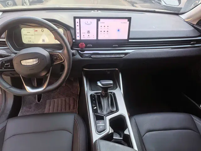 Geely Emgrand — Фото автомобиля 6