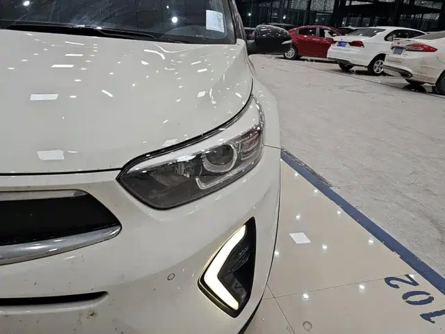 Kia KX1 — Фото автомобиля 5