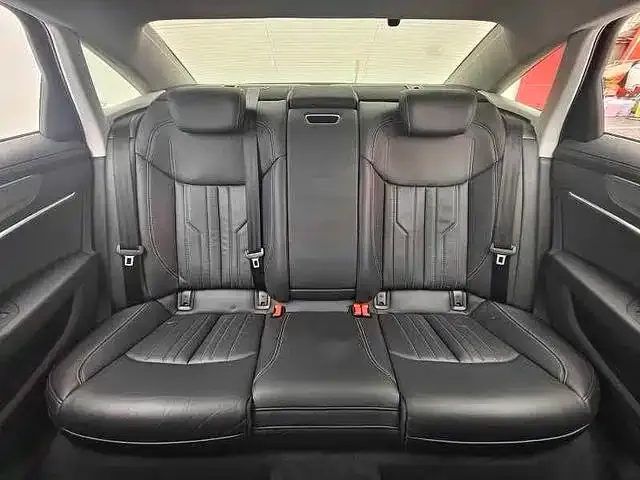 Audi A6L — Фото автомобиля 19