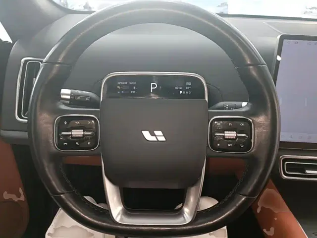 Li Auto L7 — Фото автомобиля 10