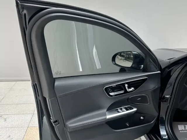 Mercedes-Benz C-Class — Фото автомобиля 11