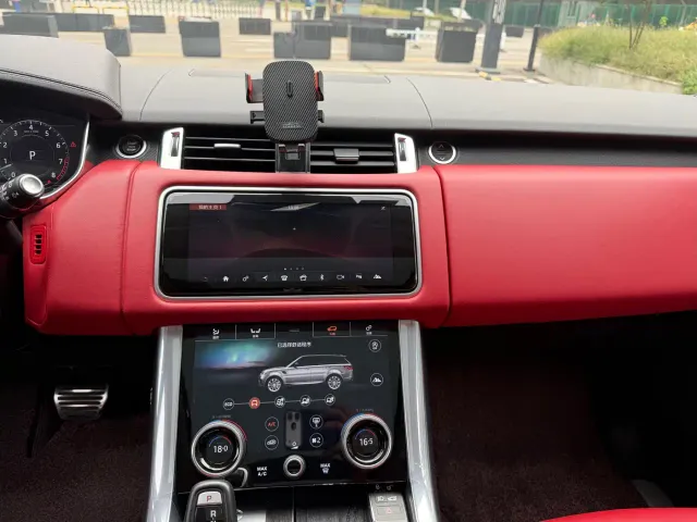 Land Rover Range Rover Sport — Фото автомобиля 17