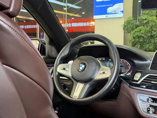 BMW BMW 7 Series 2021 Model 740Li Premium M Sport Package — Фото автомобиля 15
