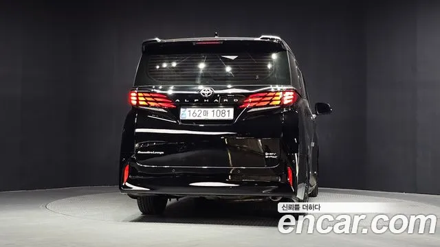 Toyota Alphard — Фото автомобиля 4