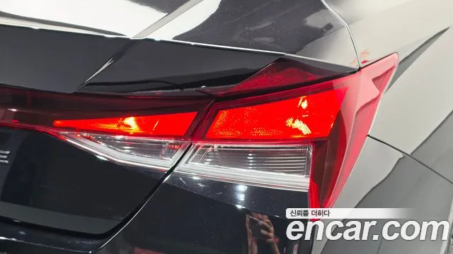 Hyundai Avante CN7 — Фото автомобиля 8