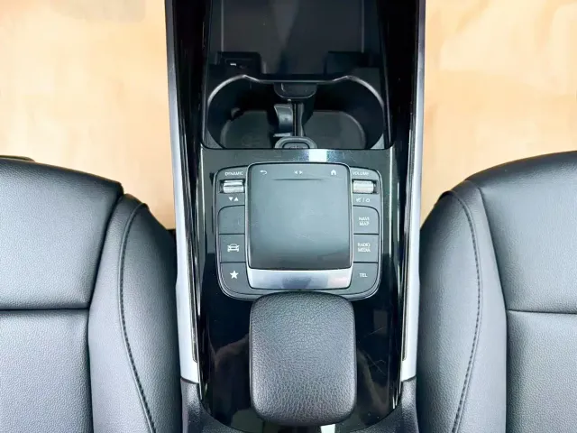 Mercedes-Benz GLB-Class — Фото автомобиля 18