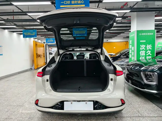 IM Motors LS6 — Фото автомобиля 7