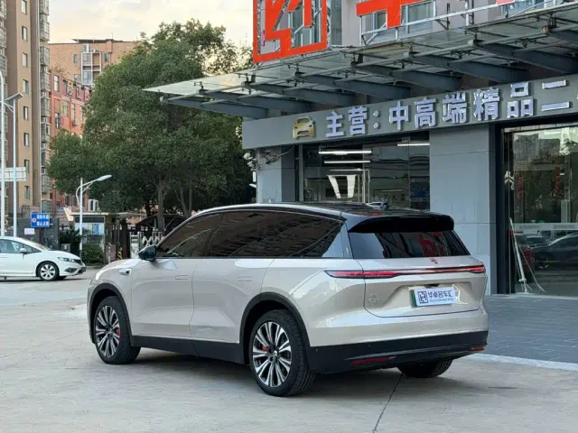 Nio ES8 — Фото автомобиля 4