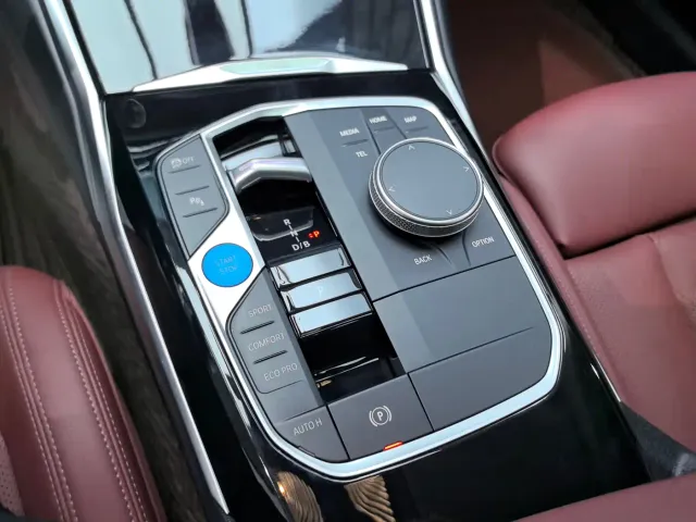 BMW i3 — Фото автомобиля 14