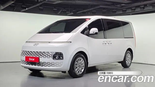 Фотография автомобиля — Hyundai Staria