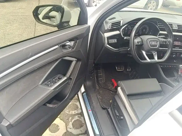Audi Q3 — Фото автомобиля 15