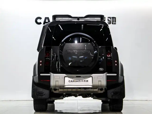 Land Rover Defender — Фото автомобиля 5