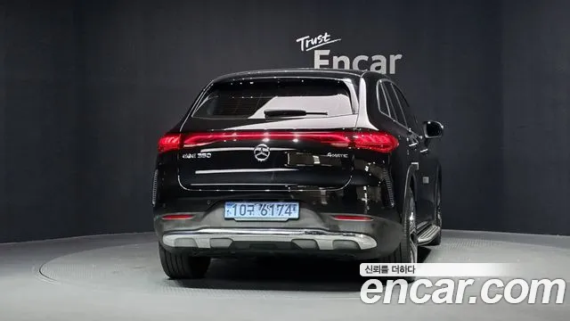 Mercedes-Benz EQE — Фото автомобиля 4