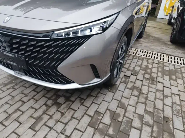 Roewe RX5 — Фото автомобиля 23
