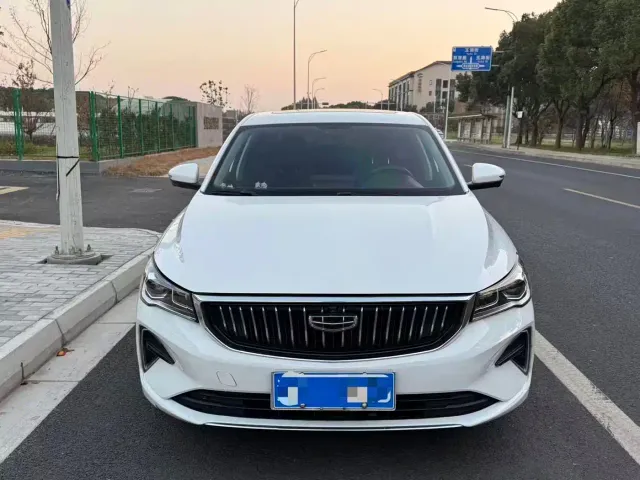 Geely Emgrand — Фото автомобиля 2