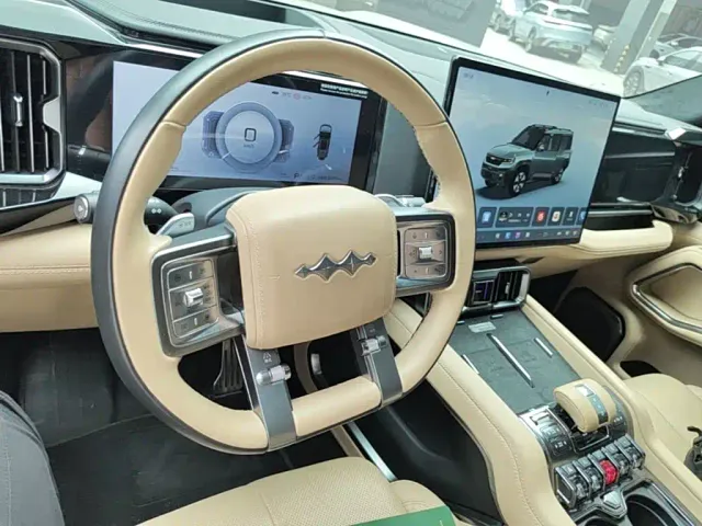 BYD FangChengBao Leopard 8 — Фото автомобиля 10