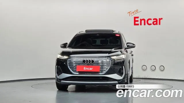 Audi Q4 e-tron F4 — Фото автомобиля 3
