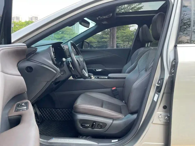 Lexus RX — Фото автомобиля 10