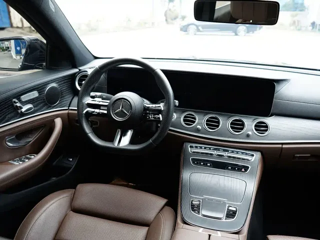 Mercedes-Benz E-Class — Фото автомобиля 10