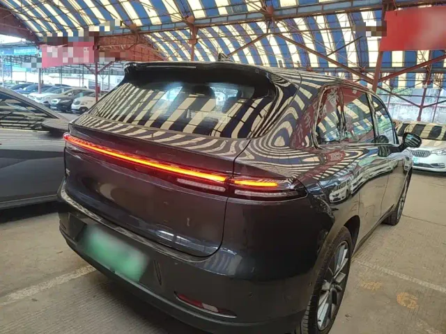 Leapmotor C10 — Фото автомобиля 6