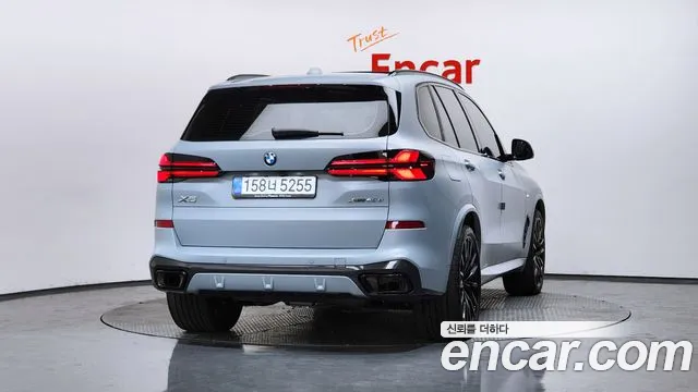 Фотография автомобиля — BMW X5